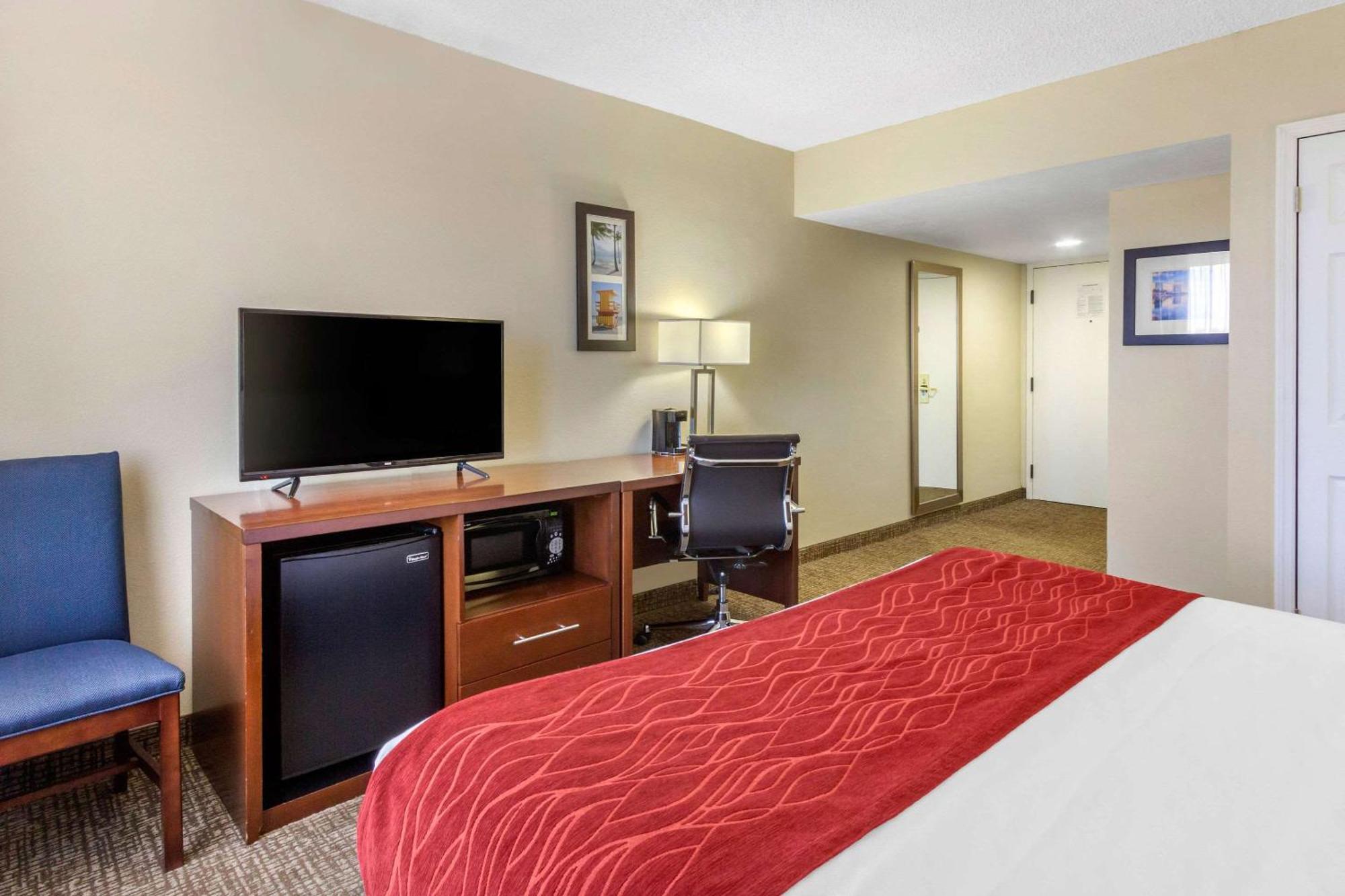 Comfort Inn St Petersburg North Exterior photo