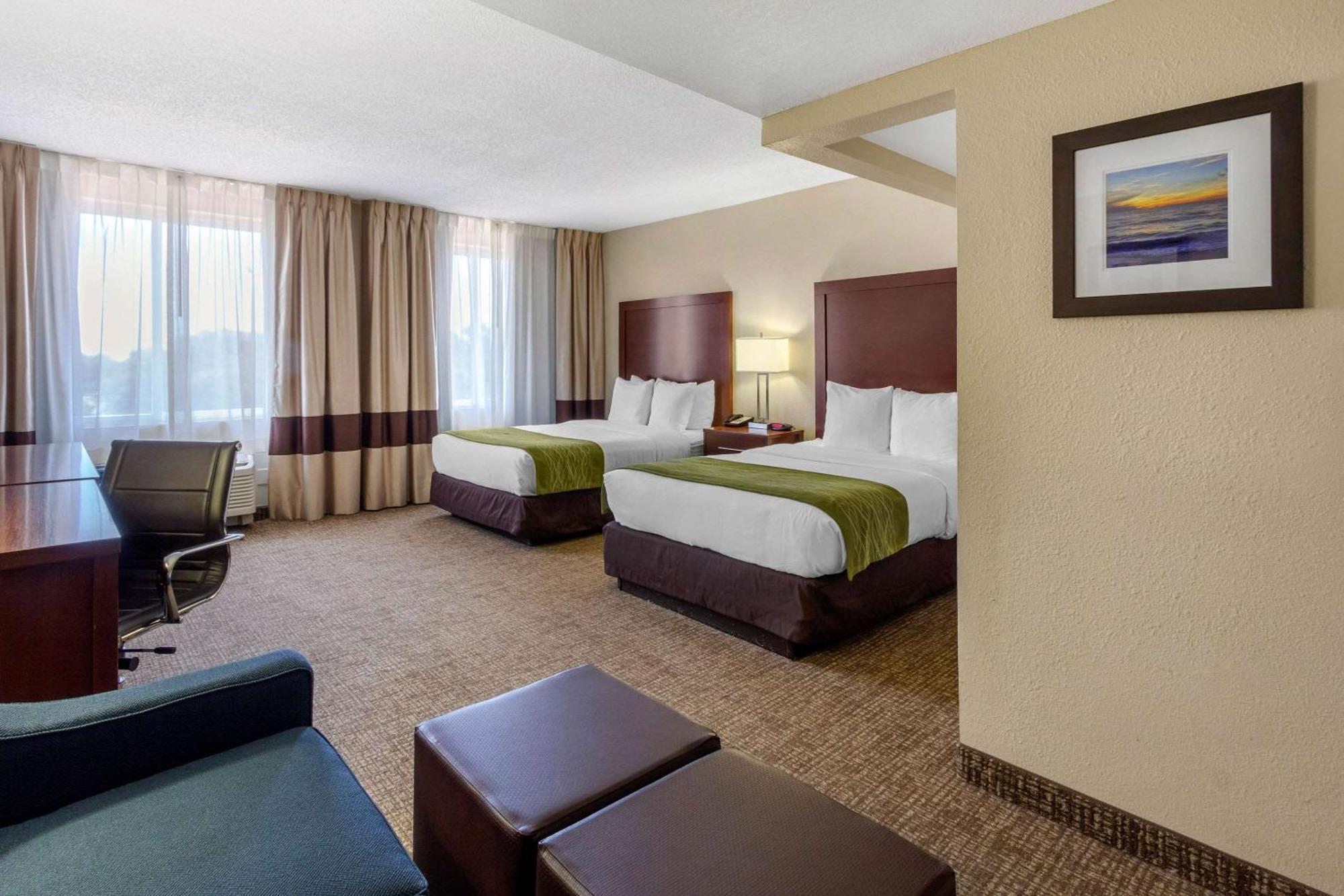 Comfort Inn St Petersburg North Exterior photo