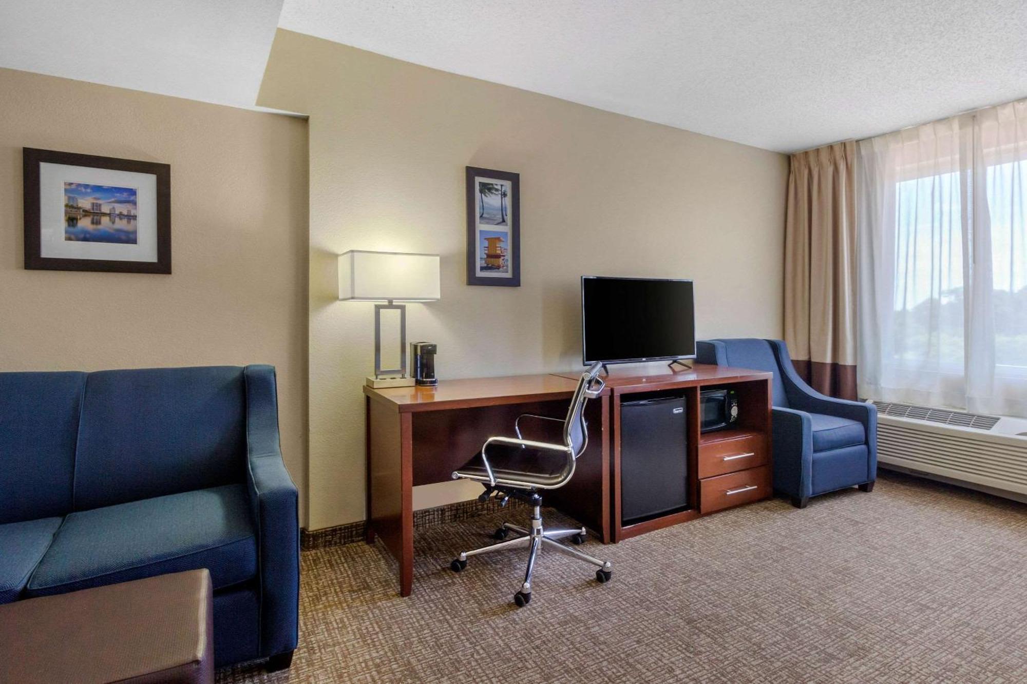 Comfort Inn St Petersburg North Exterior photo